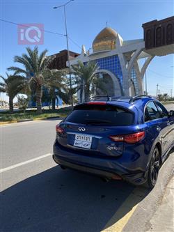 Infiniti QX70